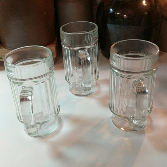Bundle of 3 Vintage Glass Mugs - Picture 8 of 9